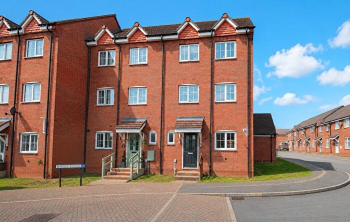5 Bedroom Terraced House For Sale In Knole Close, The Pavilions, Rugby, CV22