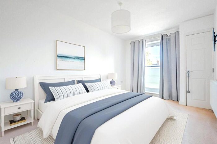 2 Bedroom Apartment For Sale In Daimler Drive, Dunstable, Bedfordshire, LU6