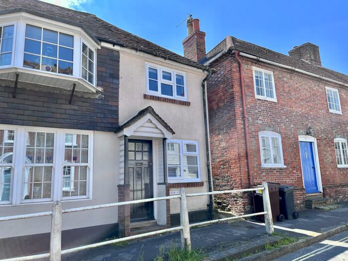 2 Bedroom House To Rent In Bridge Street, Wickham, PO17