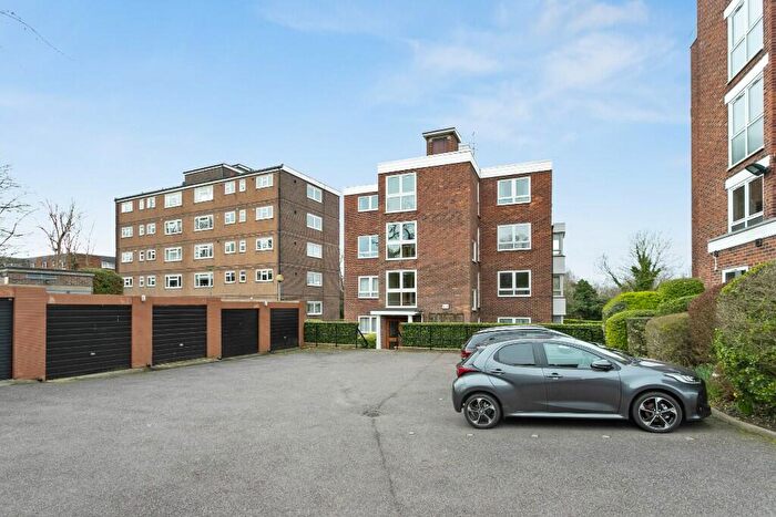 2 Bedroom Apartment For Sale In Sydney Road, Woodford Green, Essex, IG8