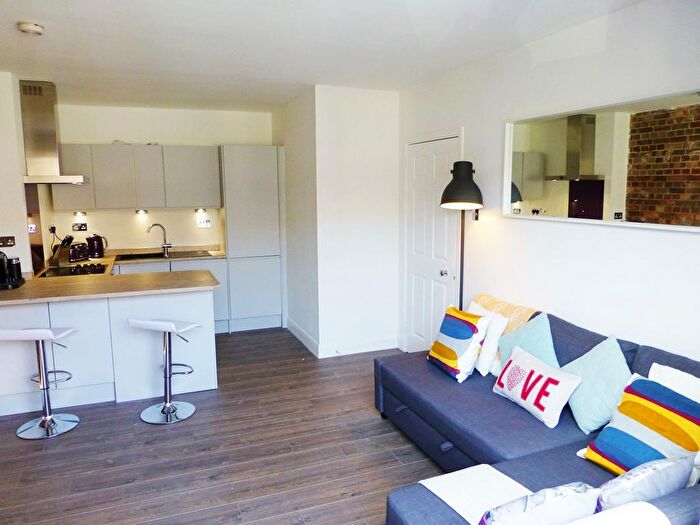 3 Bedroom Maisonette To Rent In Ashdown Walk, London, E14