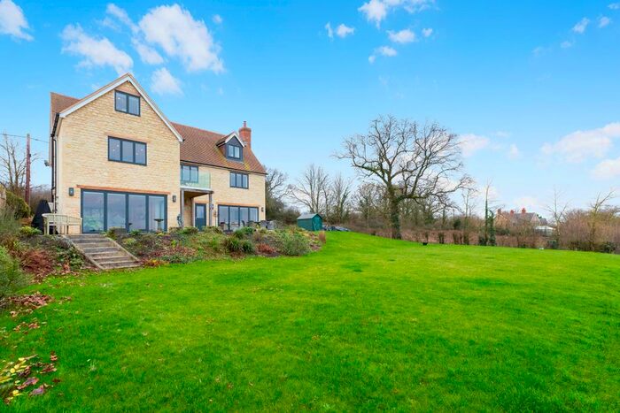 6 Bedroom Detached House For Sale In The Spinney, The Common, East Stour., SP8