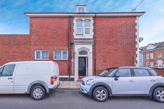 1 Bedroom Flat For Sale In Queens Road, Portsmouth, PO2