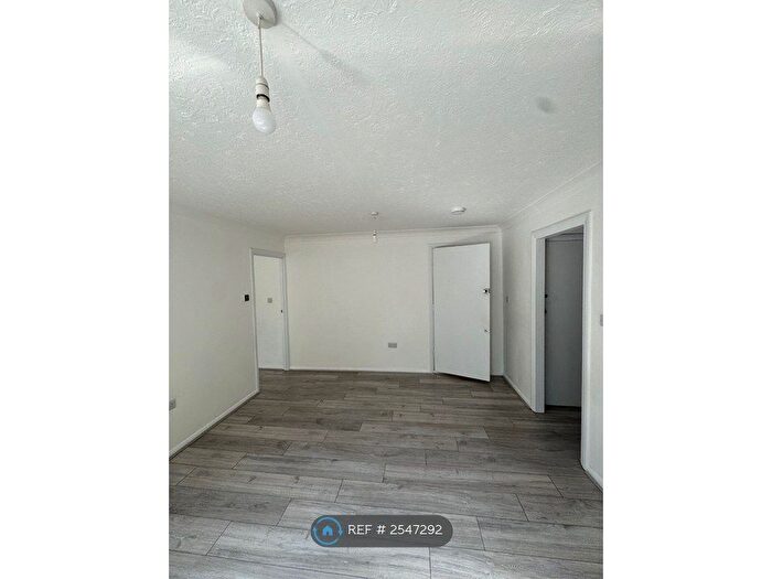 1 Bedroom Flat To Rent In Orchid Lodge, London, N14