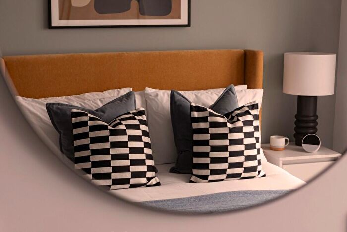 1 Bedroom Apartment To Rent In Dockside, Edinburgh, EH6