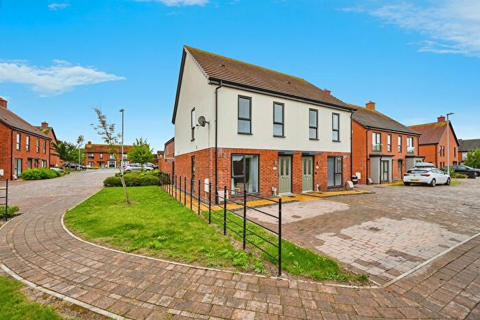 3 Bedroom Semi-Detached House For Sale In Mellor Drive, Fradley, Lichfield, WS13