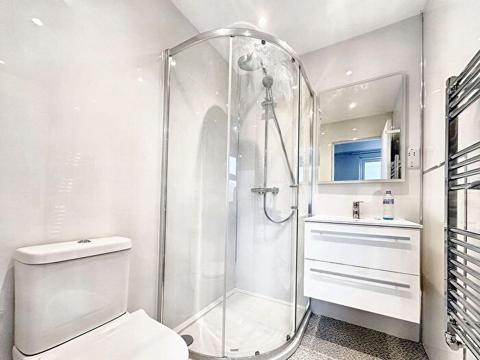 1 Bedroom Flat To Rent In High Street, Uxbridge, UB8