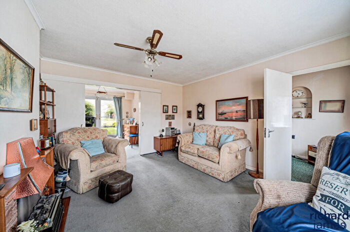 3 Bedroom Semi-Detached House For Sale In Wheeler Avenue, Upper Stratton, Swindon, Wiltshire, SN2