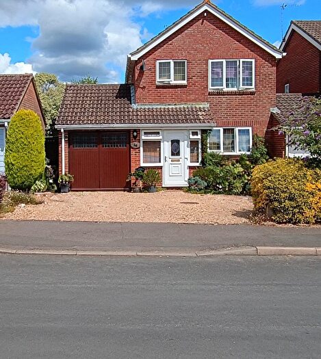 3 Bedroom Detached House For Sale In Periwinkle Close, Lindford, GU35