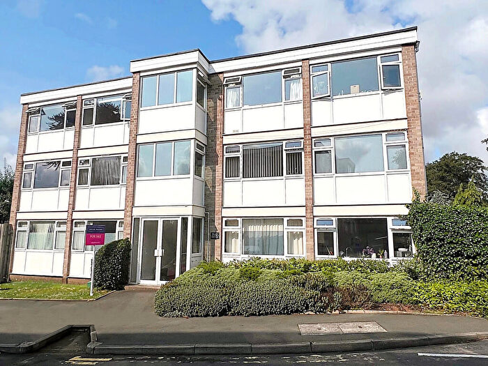 2 Bedroom Apartment For Sale In Alpine Court, Kenilworth, CV8