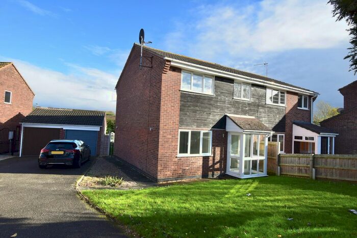 3 Bedroom Semi-Detached House To Rent In Ludlow Close, Oadby, LE2