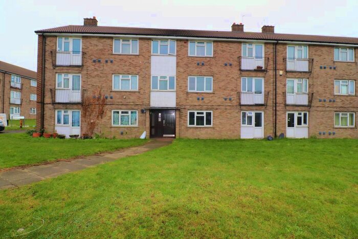 2 Bedroom Flat To Rent In Queens Gardens, Dartford DA2