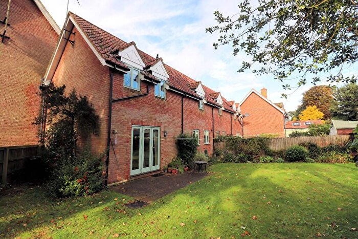 3 Bedroom End Of Terrace House For Sale In Wingfields, Downham Market, PE38