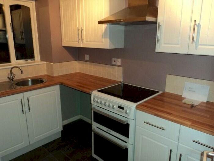 2 Bedroom Flat To Rent In Groveherst Road, Dartford, Kent, DA1