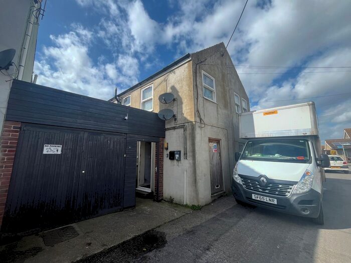 3 Bedroom Flat To Rent In Victoria Street, Caister-On-Sea, Great Yarmouth, NR30