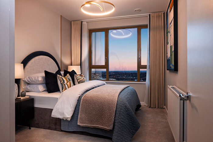 2 Bedroom Apartment For Sale In - Ilderton Road, London, SE15