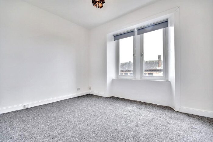 2 Bedroom Flat To Rent In Glen Avenue, Inverclyde, Port Glasgow, PA14