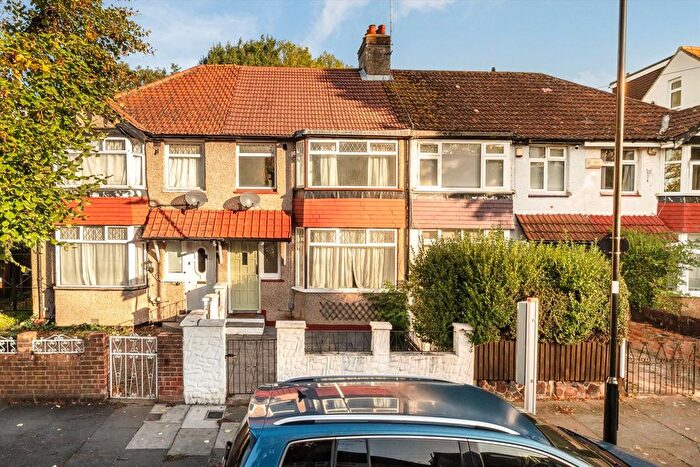 3 Bedroom Property To Rent In Studland Road, Hanwell, W7