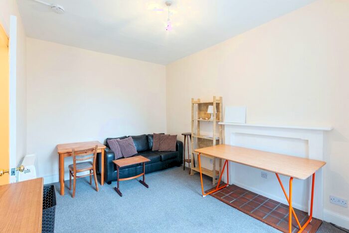 1 Bedroom Flat To Rent In West Crosscauseway, Edinburgh, EH8