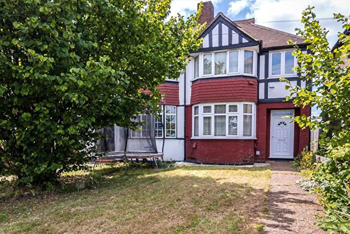 3 Bedroom Property To Rent In East Rochester Way, Sidcup, DA15