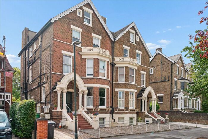 Studio For Sale In Kew Gardens Road, Richmond, TW9