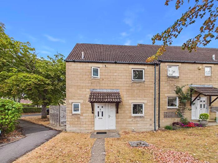 3 Bedroom End Of Terrace House For Sale In Arnolds Way, Cirencester, GL7