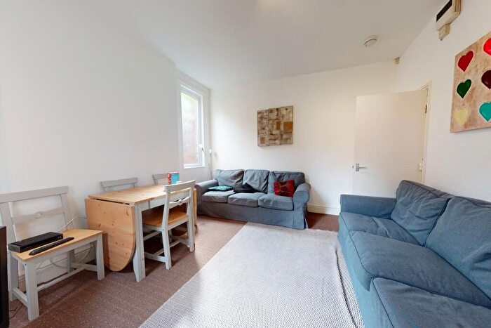 5 Bedroom Semi Detached House To Rent In Trinity Avenue, Lenton, Nottingham, NG7