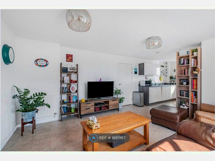 2 Bedroom Flat To Rent In Heritage Court, Croydon, CR0