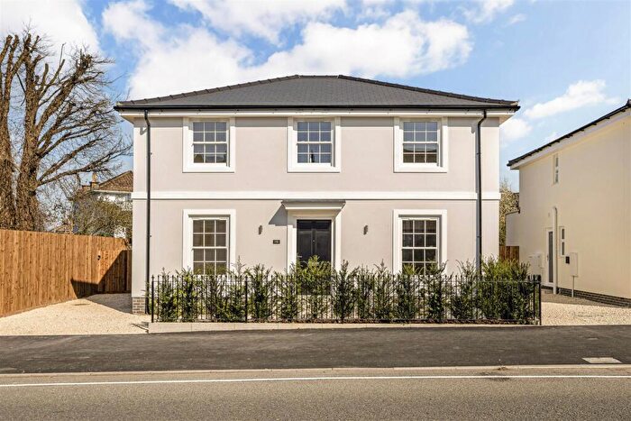 4 Bedroom Detached House For Sale In London Road, Charlton Kings, Cheltenham, GL52