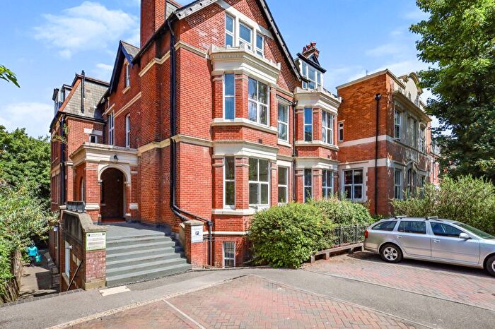 2 Bedroom Flat For Sale In Norwich Avenue West, Bournemouth, BH2