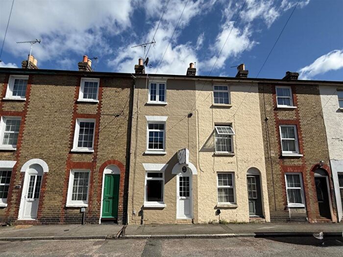 3 Bedroom Terraced House For Sale In York Street, Cowes, PO31