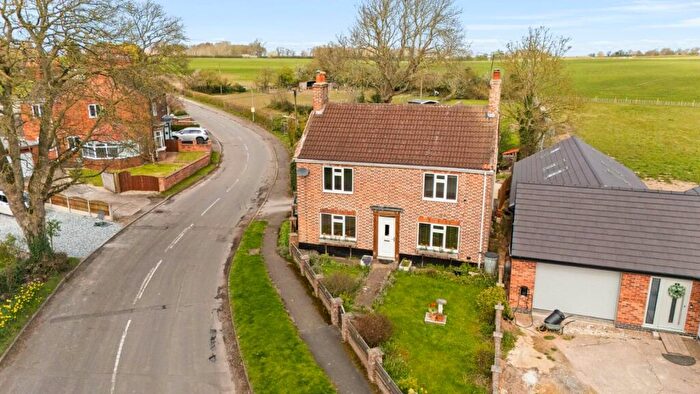 3 Bedroom Detached House For Sale In Fountain Hill Road, Walkeringham, Doncaster, South Yorkshire, DN10