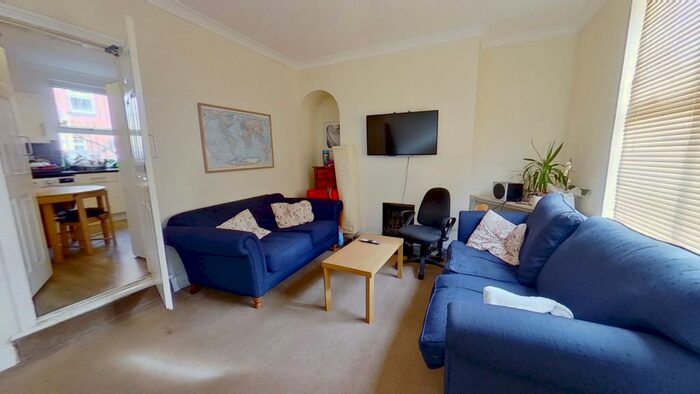 3 Bedroom Terraced House To Rent In Clarkson View, Woodhouse, Leeds, LS6