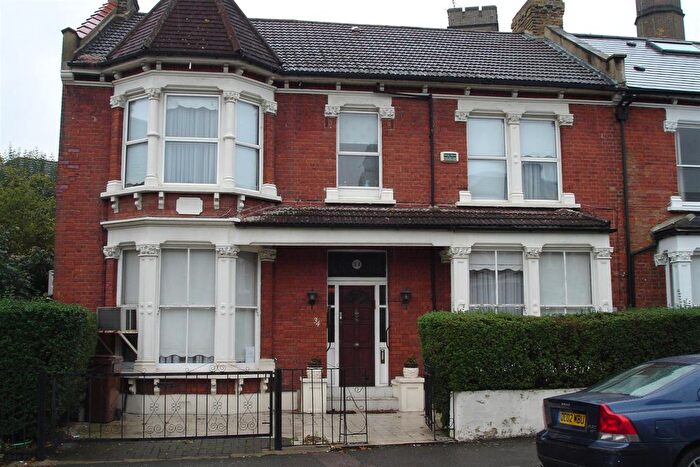 6 Bedroom Property For Sale In Allerton Road, London, N16