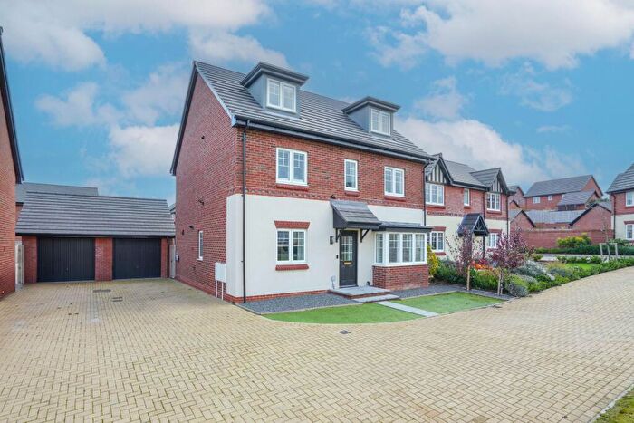 5 Bedroom Detached House For Sale In Vale View, East Challow, OX12