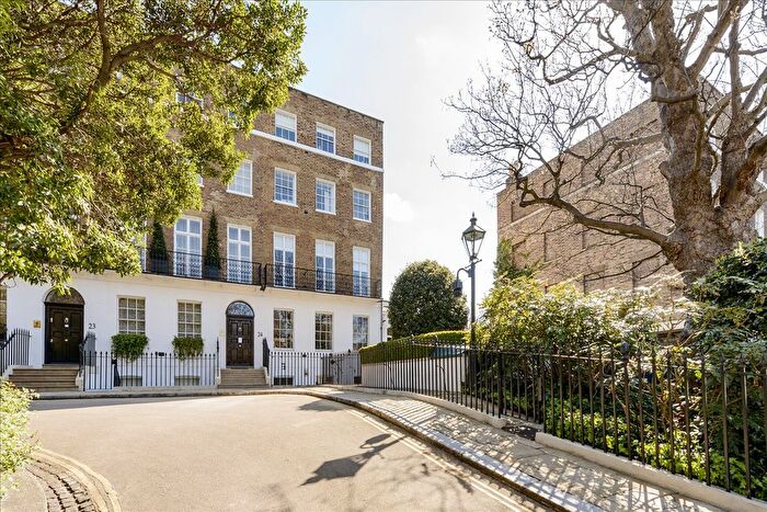 2 Bedroom Flat For Sale In Earls Terrace, Holland Park, W8