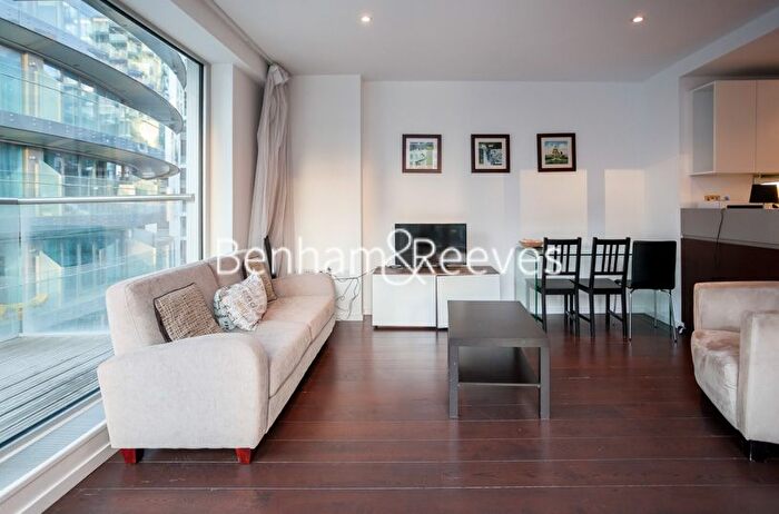 2 Bedroom Flat To Rent In Isle Of Dogs, Baltimore Wharf, E14