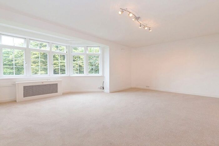 2 Bedroom Flat To Rent In Cleve Road, London, NW6