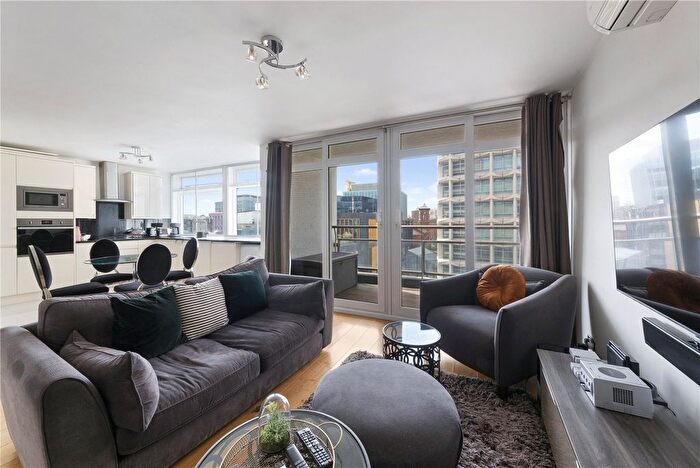 2 Bedroom Flat To Rent In Centre Point House, A St. Giles High Street, WC2H
