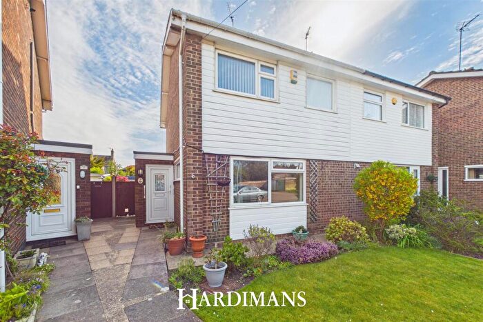 3 Bedroom Semi Detached House For Sale In Dolphin Close, Pakefield, Lowestoft, NR33