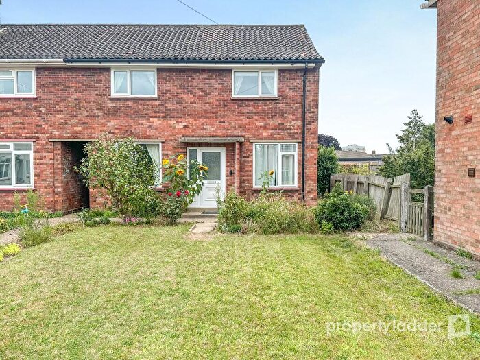 3 Bedroom Semi-Detached House For Sale In Williamson Close, NR7