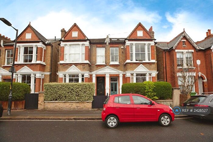 2 Bedroom Flat To Rent In Waveney Avenue, London, SE15