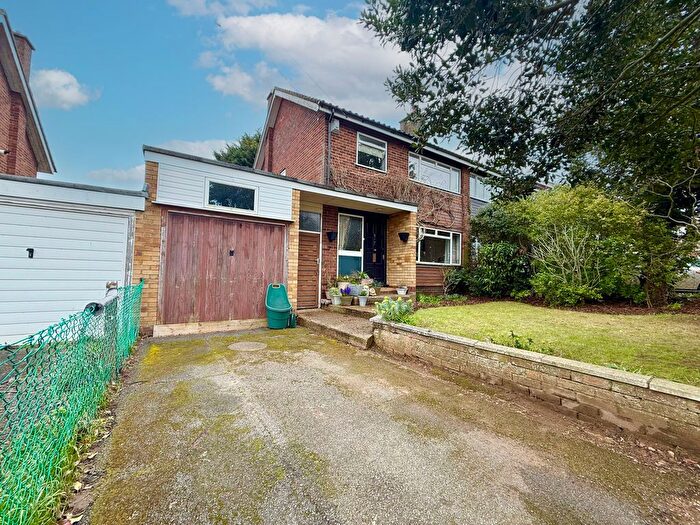 3 Bedroom Semi Detached House For Sale In Wantage Crescent, Wing, LU7