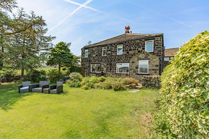 3 Bedroom Semi-Detached House For Sale In High Lee, Luddendenfoot, Halifax, HX2