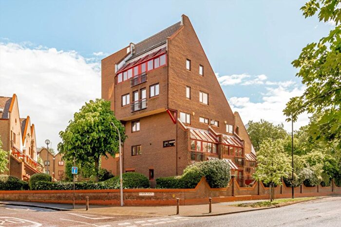 3 Bedroom Flat To Rent In Bywater Place, Rotherhithe, SE16