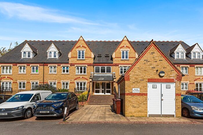 2 Bedroom Flat For Sale In Exeter Close, Watford, WD24