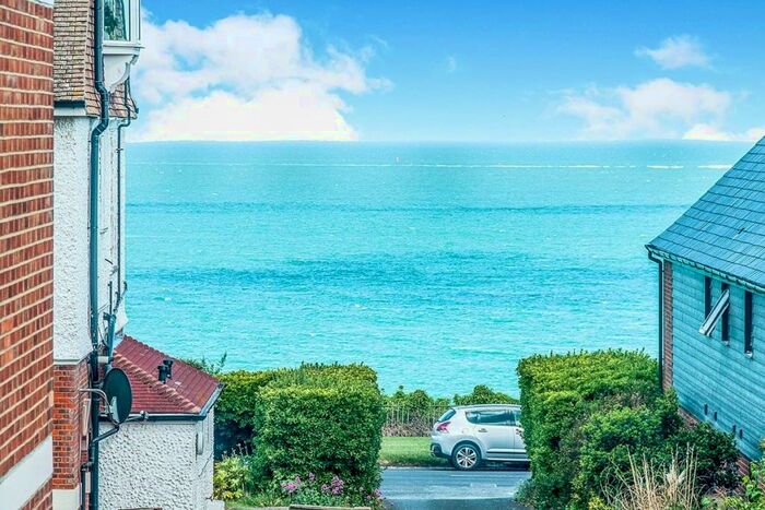 Flat To Rent In Dumpton Park Drive, Broadstairs, CT10