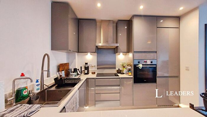 1 Bedroom Flat To Rent In Victoria Avenue, SS2