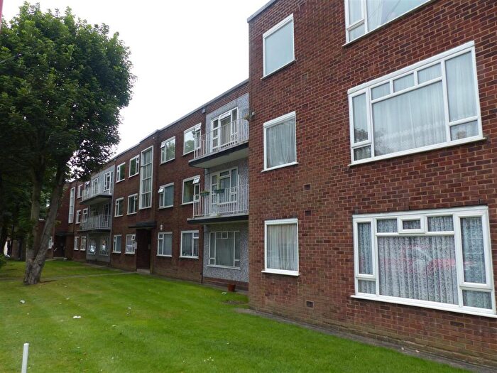 2 Bedroom Apartment To Rent In Wingate Close, Kings Norton, Birmingham, B30