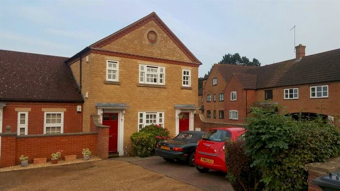2 Bedroom Flat To Rent In Lunchfield Court, Moulton, Northampton, NN3